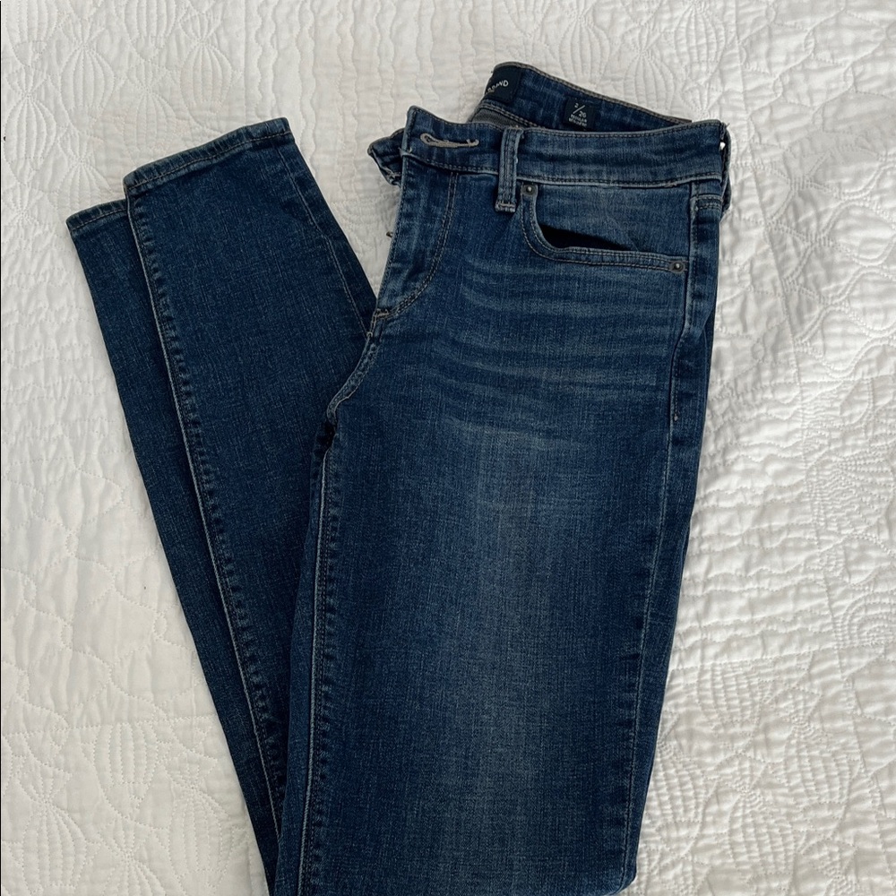 Lucky Brand women’s skinny Jeans. Size 2/26